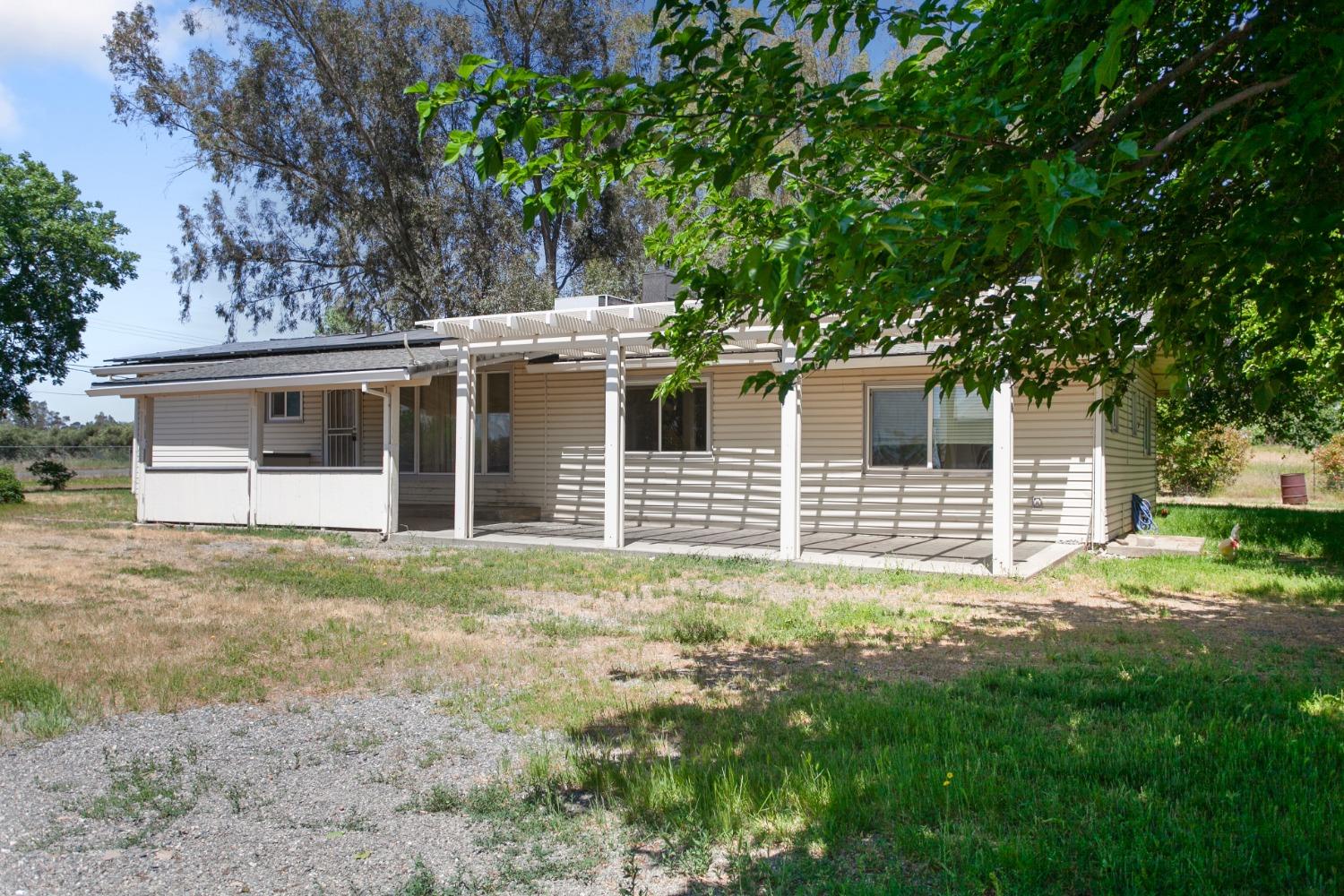 East Avenue, Corning, California image 6
