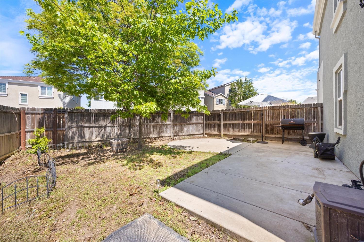 Detail Gallery Image 30 of 39 For 131 Ashwick Loop, Sacramento,  CA 95823 - 3 Beds | 2/1 Baths