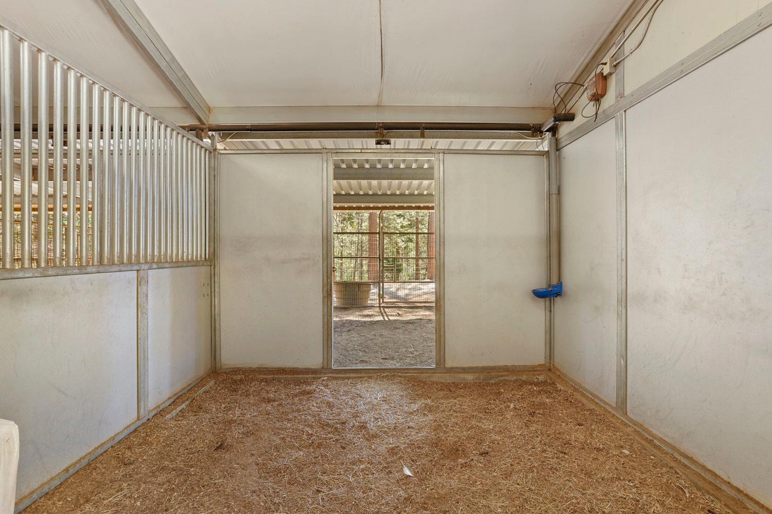 Detail Gallery Image 76 of 92 For 10415 Mcmahon Rd #10415,  Coulterville,  CA 95311 - 3 Beds | 4/1 Baths
