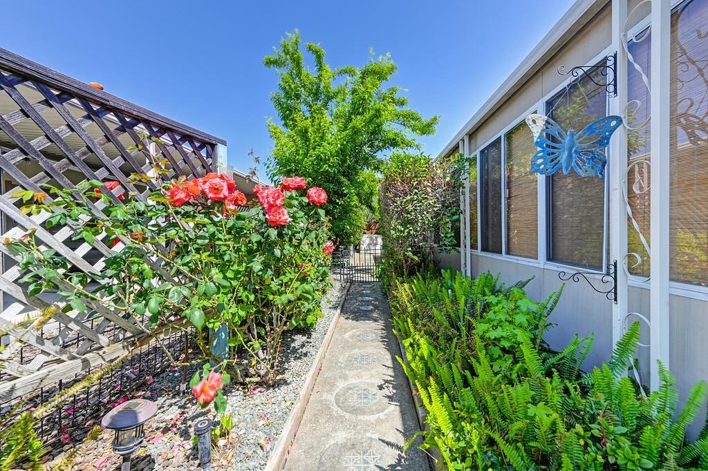 Detail Gallery Image 38 of 44 For 6187 Oak Lakes, Citrus Heights,  CA 95621 - 2 Beds | 2 Baths