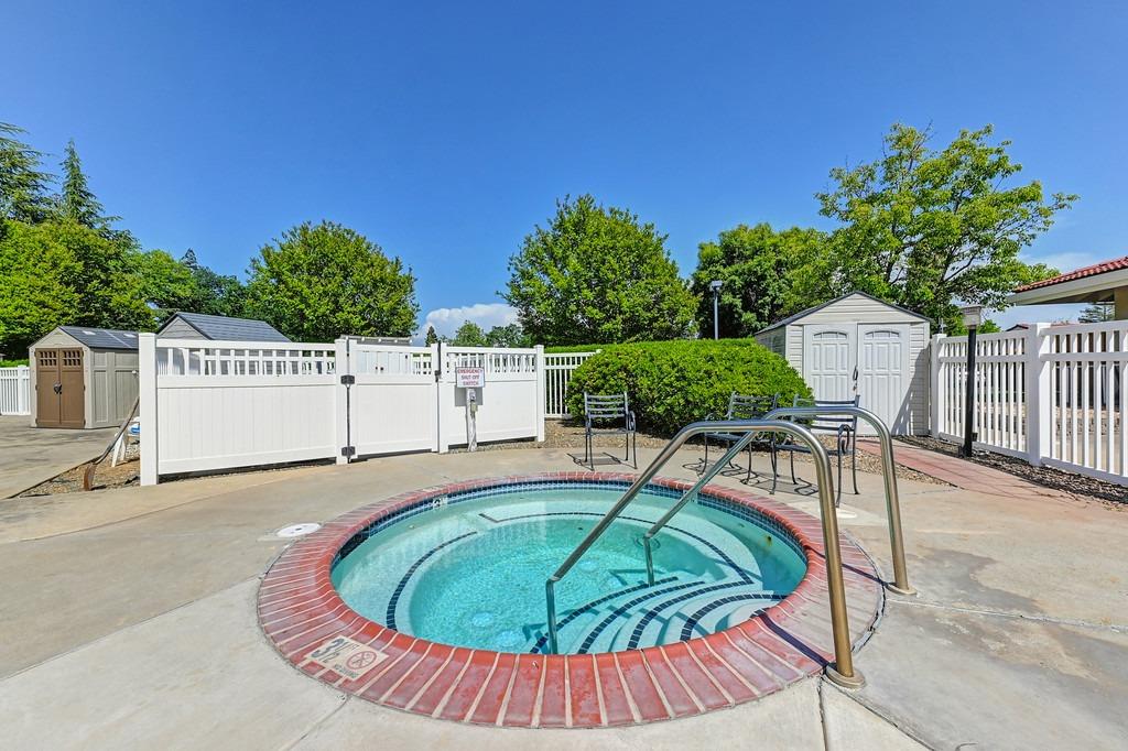 Detail Gallery Image 42 of 44 For 6187 Oak Lakes, Citrus Heights,  CA 95621 - 2 Beds | 2 Baths