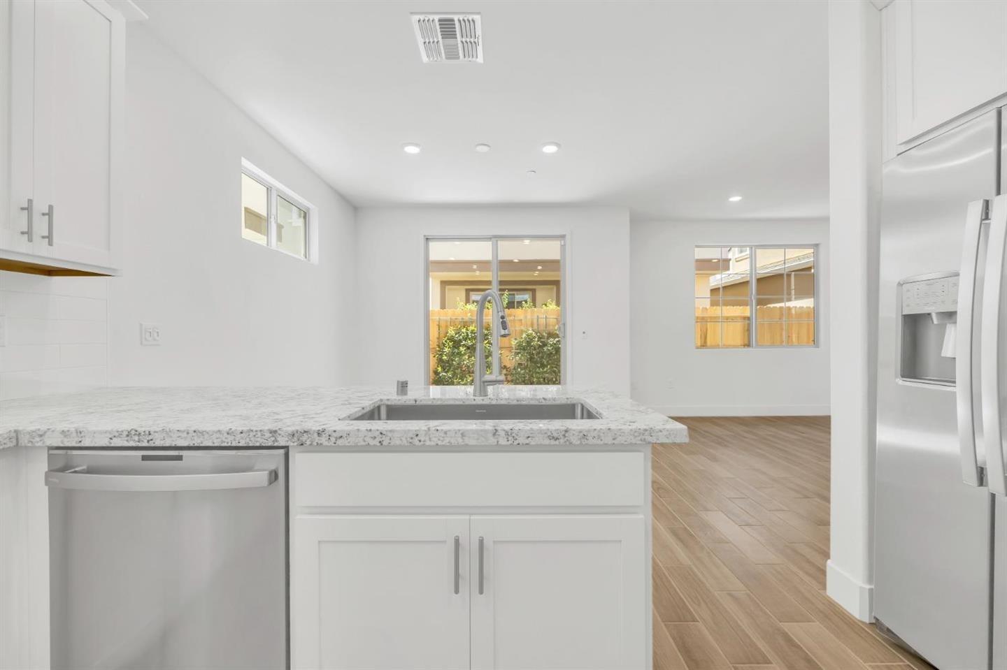 Detail Gallery Image 14 of 29 For 10592 Trill Way, Elk Grove,  CA 95757 - 3 Beds | 2/1 Baths