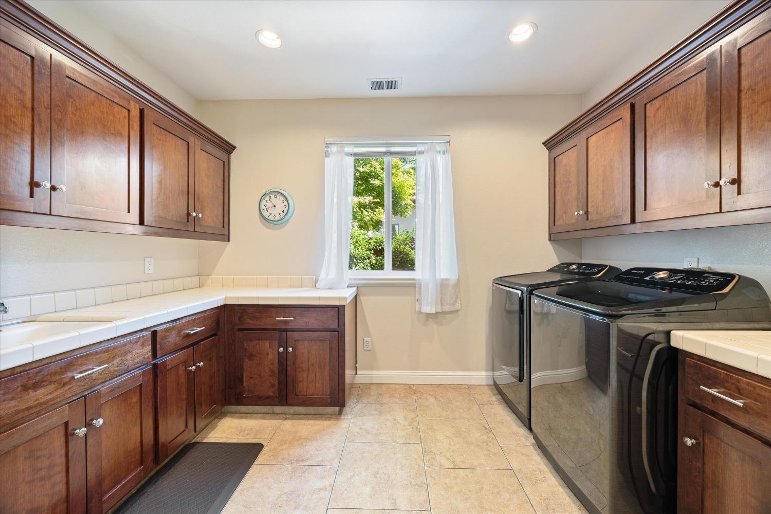 Tuscan Lane, Sacramento, California image 30