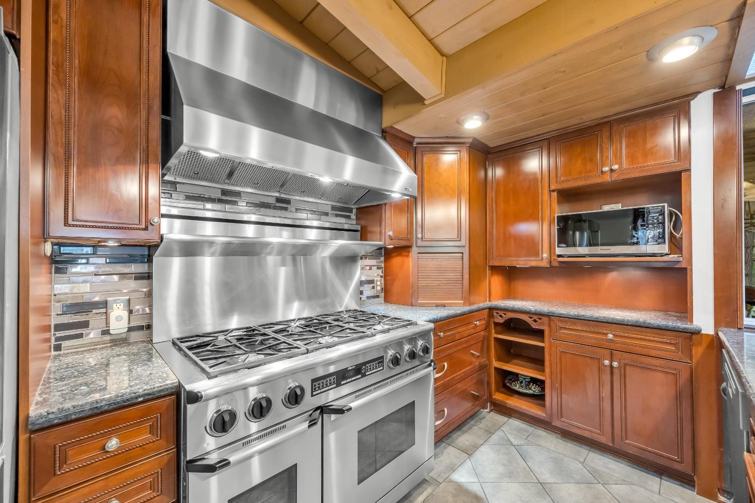 Detail Gallery Image 23 of 79 For 15135 Orchard Springs Rd, Grass Valley,  CA 95945 - 4 Beds | 4/1 Baths