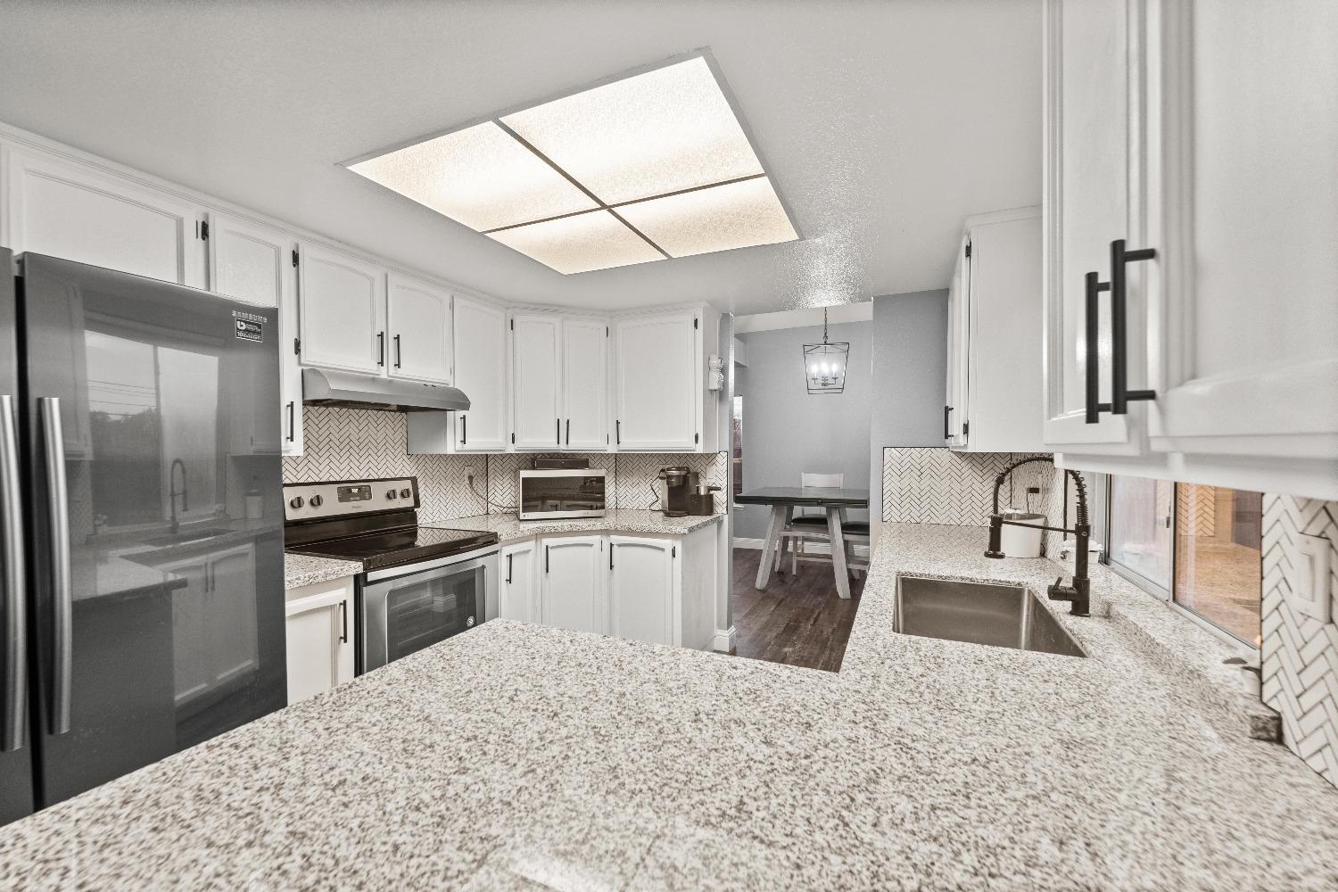 Oakborough Ave, Roseville, California image 15