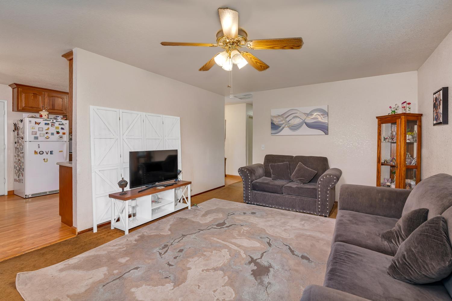 Madera Avenue, Dos Palos, California image 3