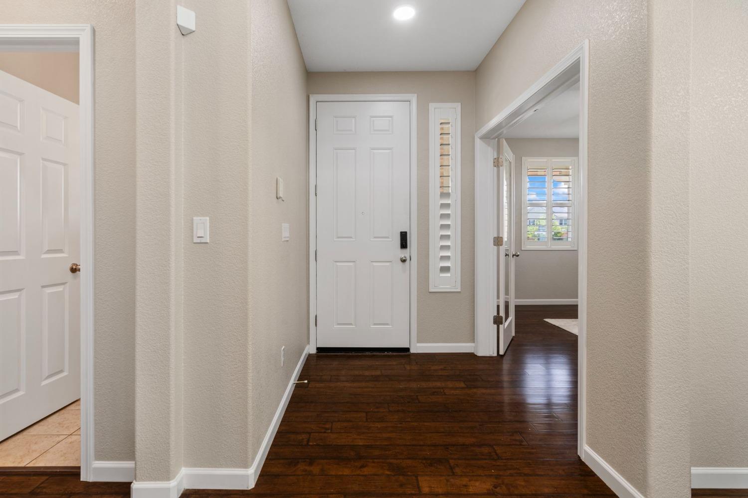 Detail Gallery Image 8 of 70 For 1071 S Jacobs Dr, Mountain House,  CA 95391 - 6 Beds | 3/1 Baths