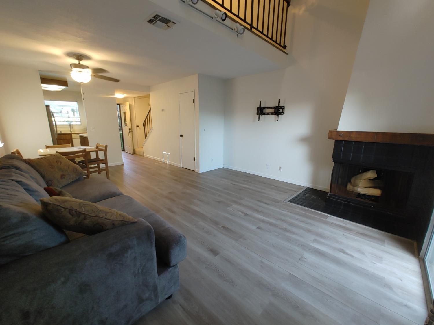 Photo #11: 225056023 Listing: Photo #11