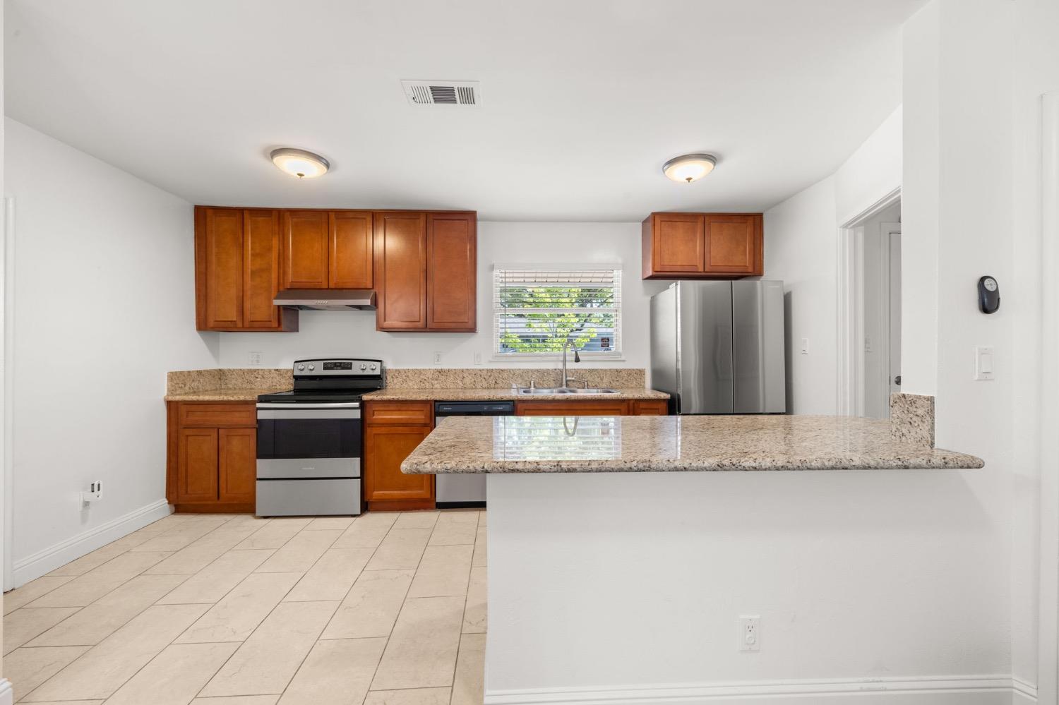 Windsor Drive, Sacramento, California image 9