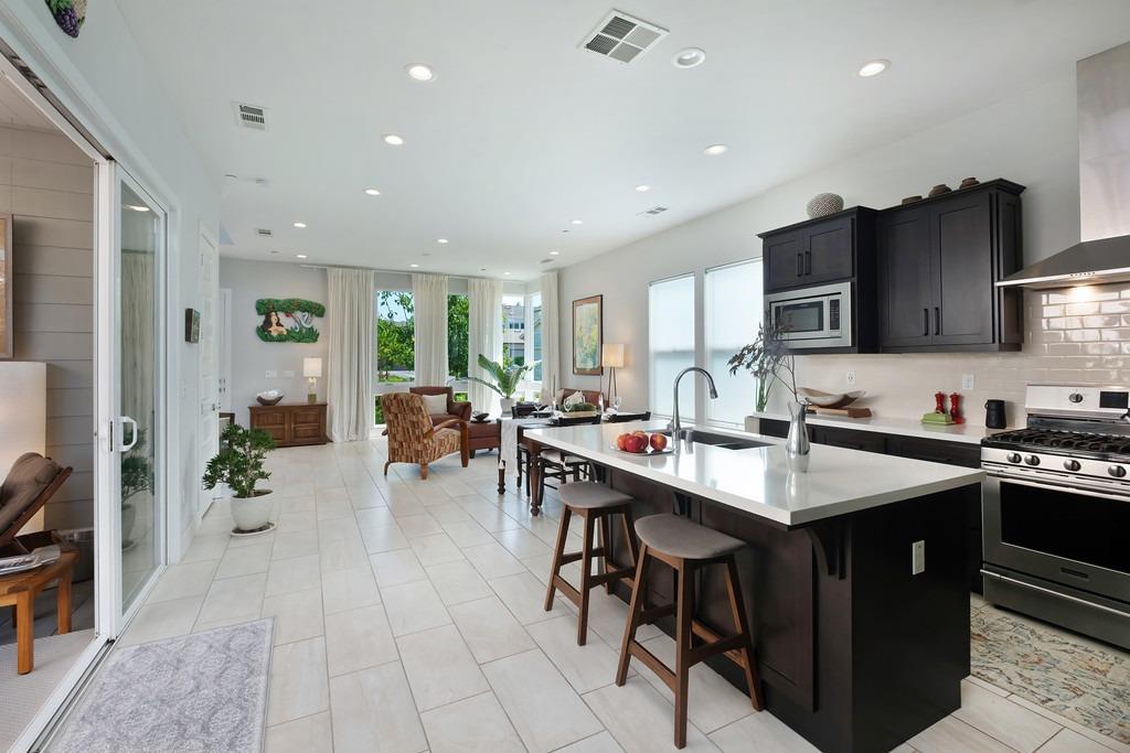 Detail Gallery Image 16 of 74 For 3438 Forney Way, Sacramento,  CA 95816 - 3 Beds | 2/1 Baths