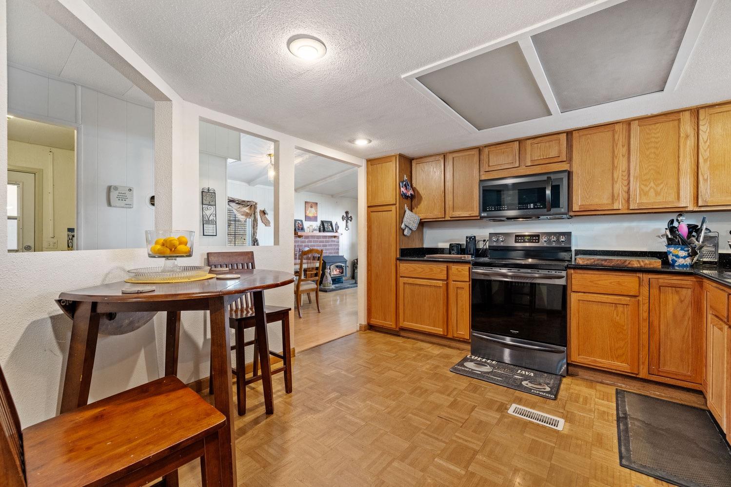 Detail Gallery Image 15 of 45 For 4399 Aplicella 56, Manteca,  CA 95337 - 2 Beds | 2 Baths