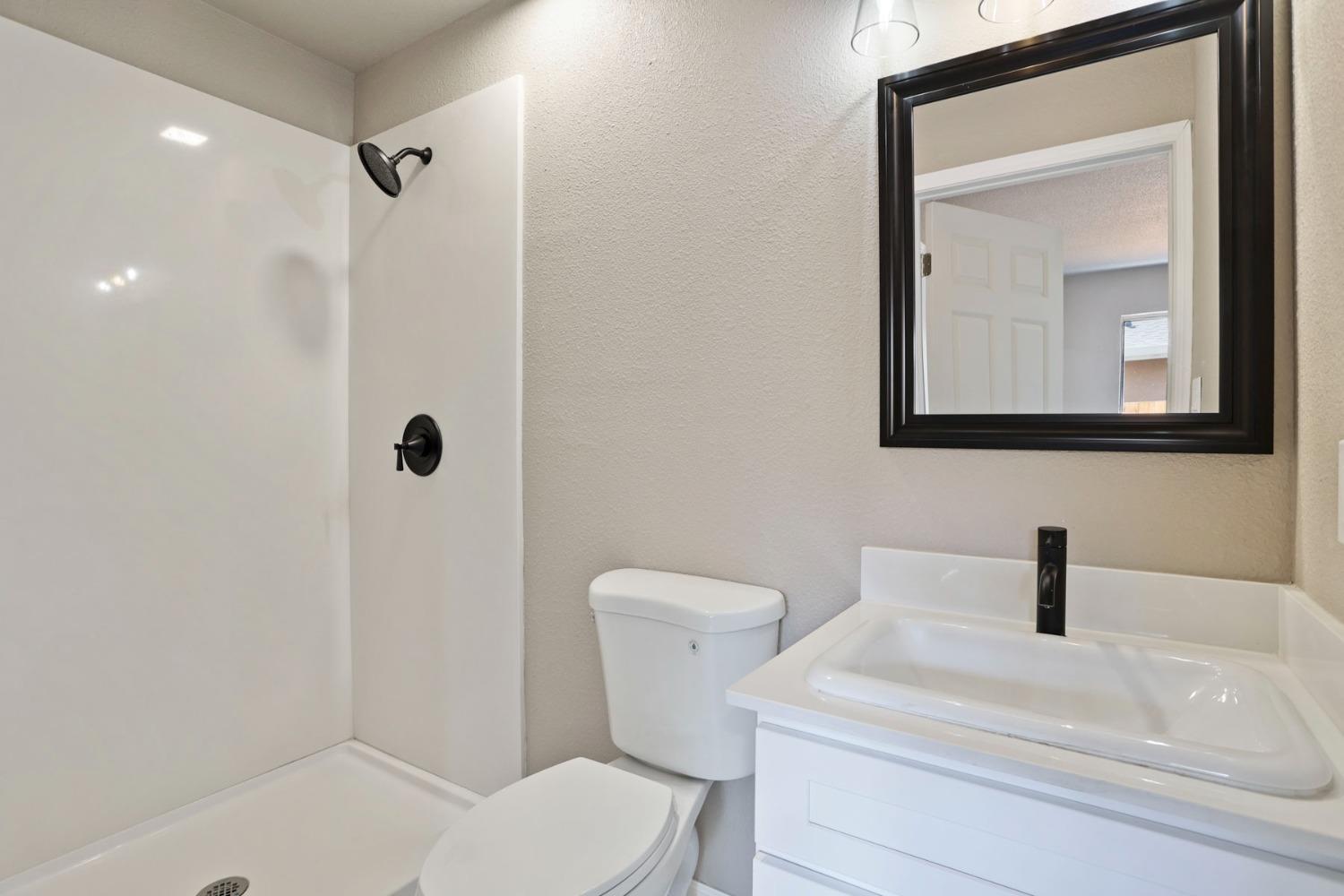 Detail Gallery Image 15 of 27 For 2717 Indiana St, Stockton,  CA 95206 - 4 Beds | 2 Baths