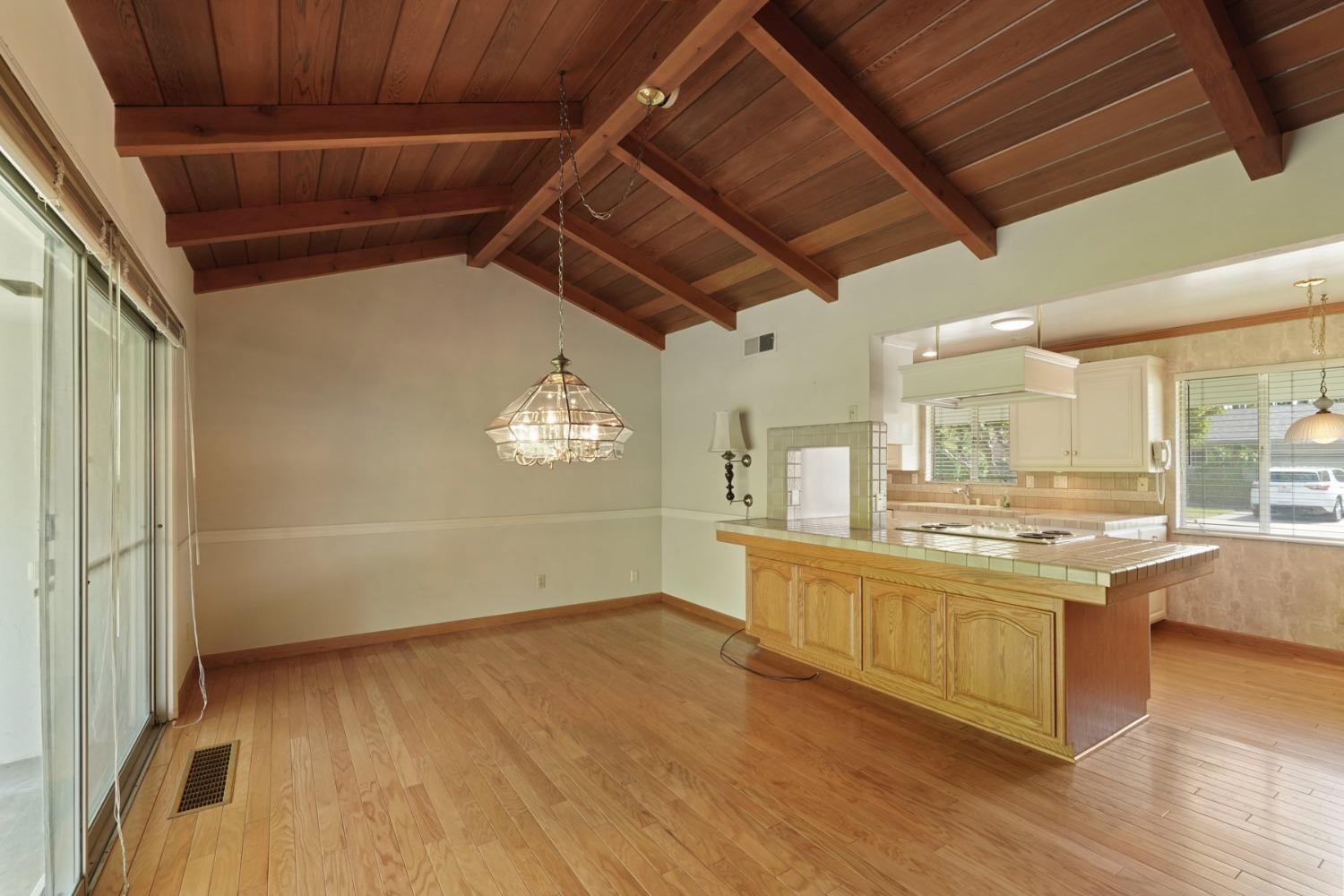 Detail Gallery Image 9 of 40 For 1101 Lakehome Dr, Lodi,  CA 95242 - 3 Beds | 2/1 Baths