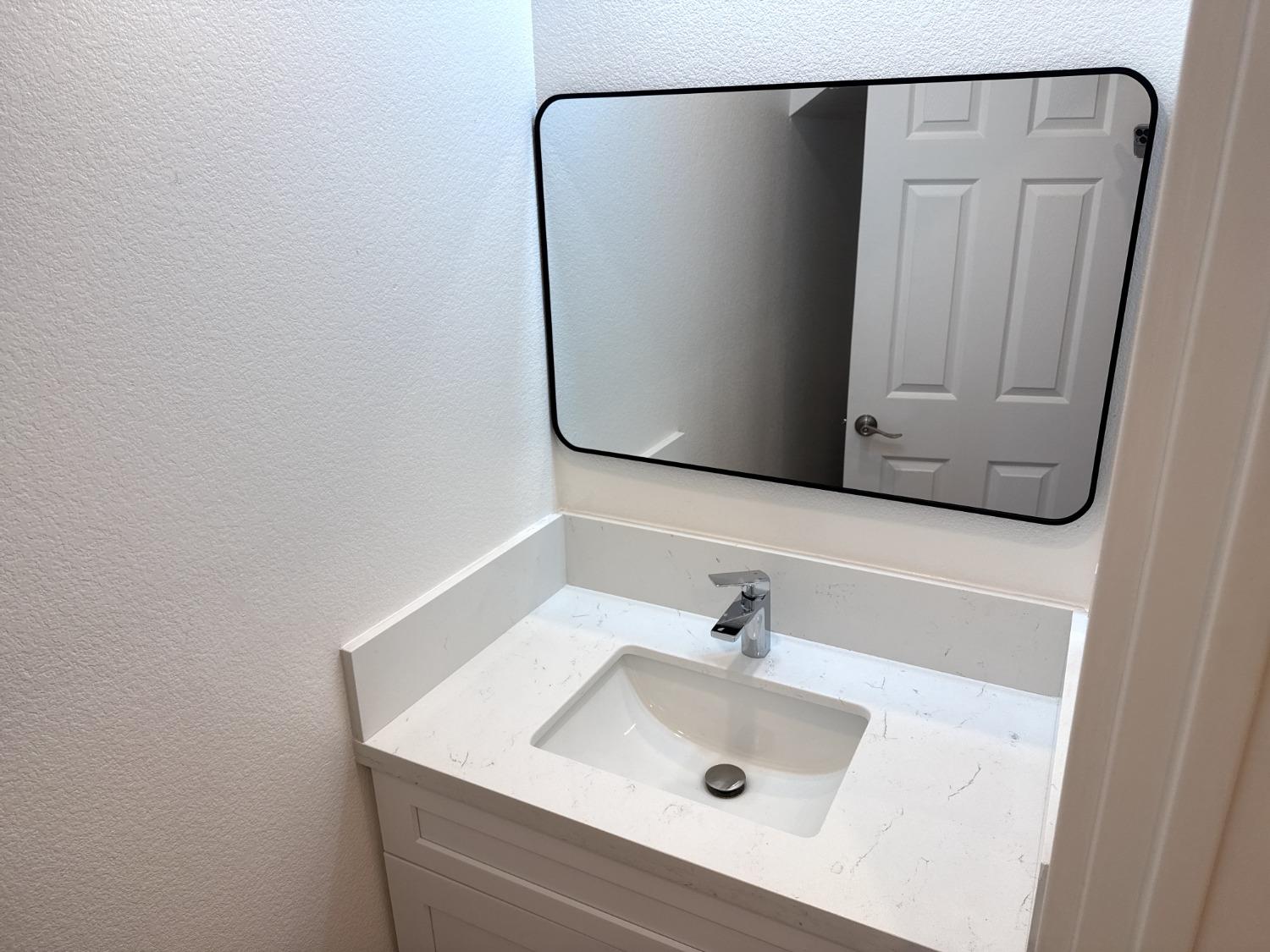 Detail Gallery Image 11 of 17 For 561 Jason Dr, Turlock,  CA 95380 - 3 Beds | 2/1 Baths