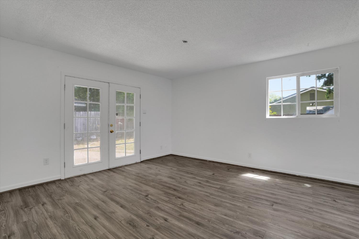Detail Gallery Image 22 of 28 For 302 Sepulveda Dr, Stockton,  CA 95210 - 3 Beds | 3 Baths