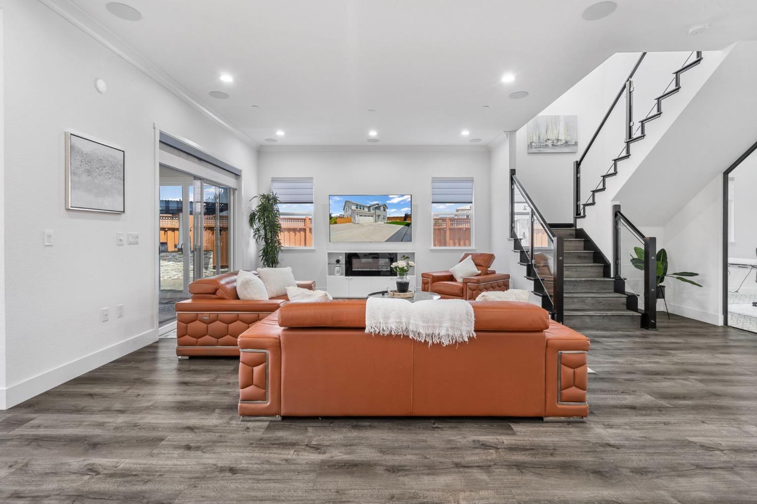 Tipton Court, Lathrop, California image 13