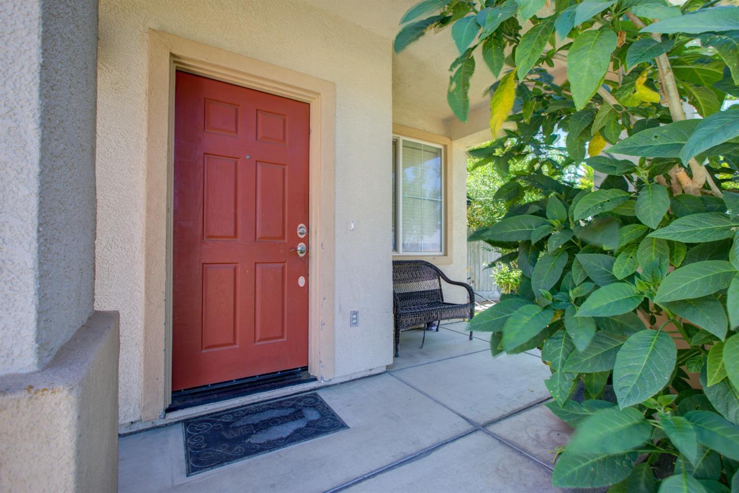 Detail Gallery Image 5 of 61 For 1492 Antioch Ct, Merced,  CA 95348 - 5 Beds | 2/1 Baths