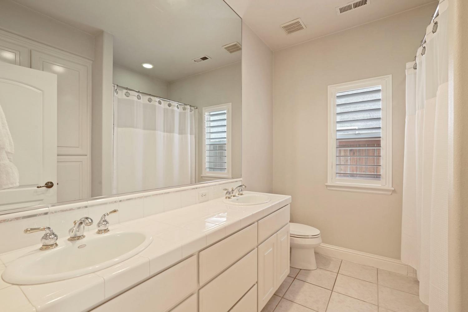 Windwood Drive, Woodbridge, California image 28