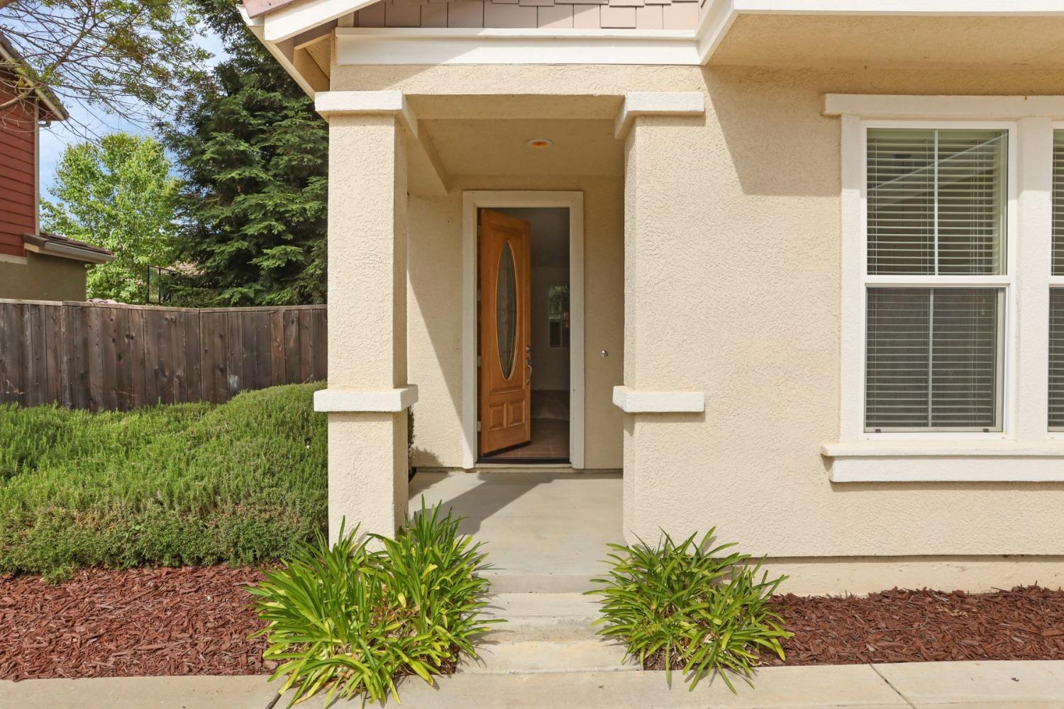 Detail Gallery Image 5 of 53 For 9363 Vintner Cir, Patterson,  CA 95363 - 4 Beds | 3 Baths
