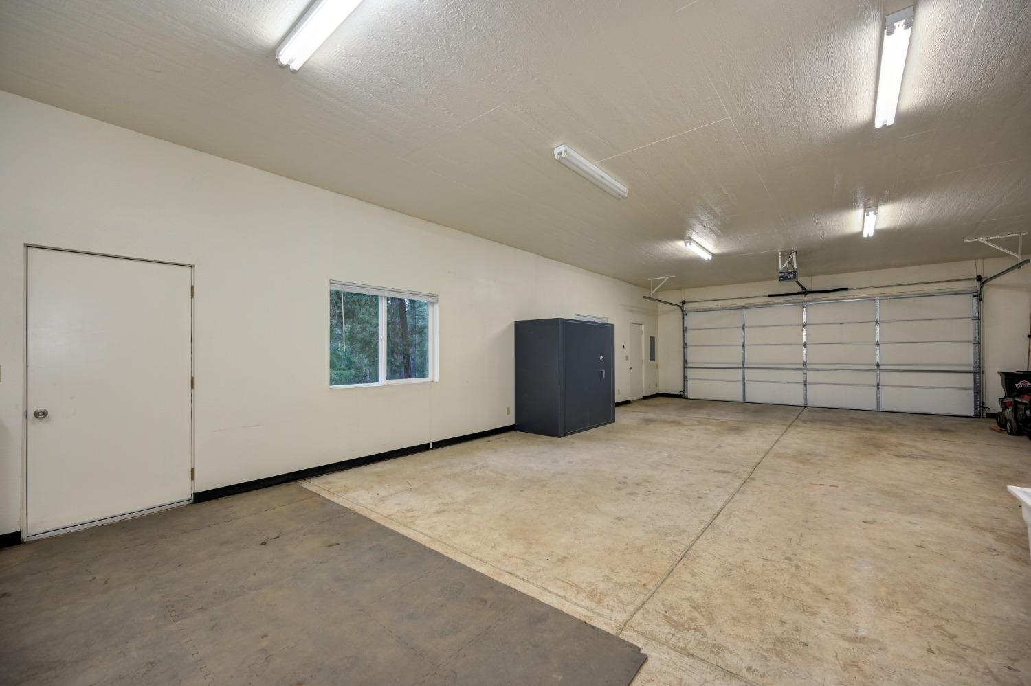 Sierra Springs Drive, Pollock Pines, California image 35