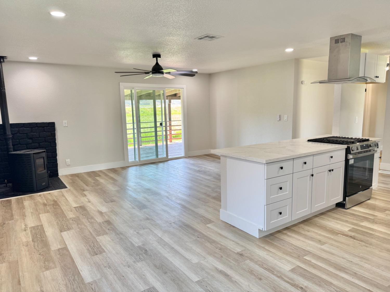 Detail Gallery Image 5 of 15 For 639 Casey St, Angels Camp,  CA 95222 - 3 Beds | 2 Baths