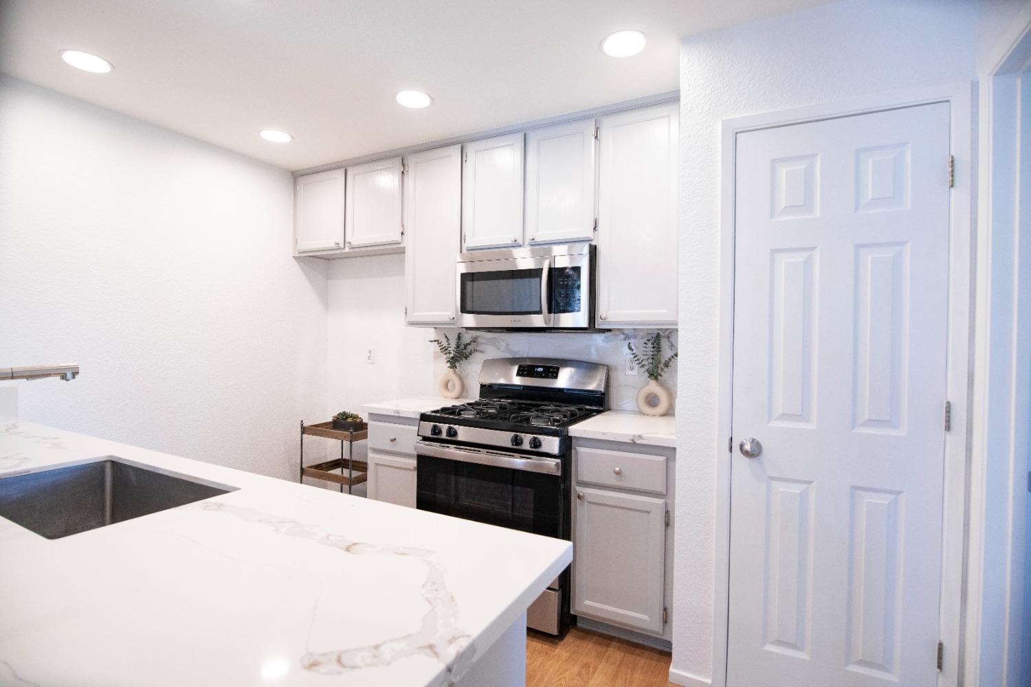 Photo #10: 225053685 Listing: Photo #10