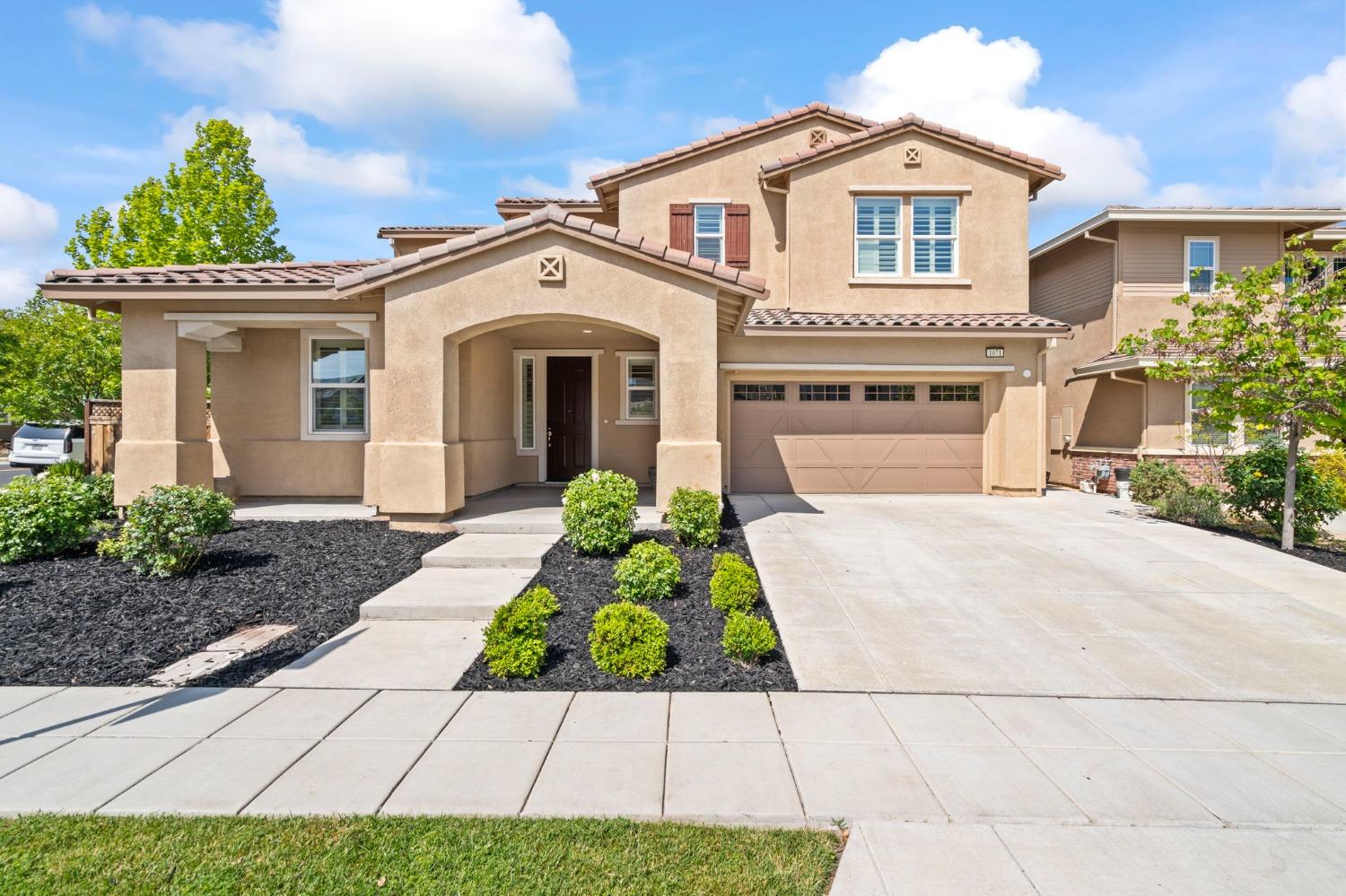 Detail Gallery Image 1 of 70 For 1071 S Jacobs Dr, Mountain House,  CA 95391 - 6 Beds | 3/1 Baths