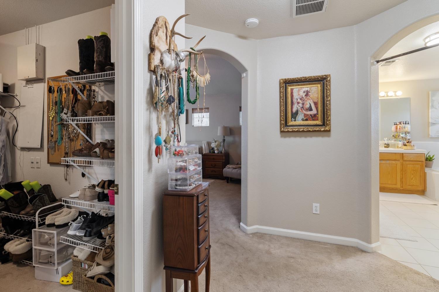 Detail Gallery Image 24 of 37 For 517 Lasso Ct, Oakdale,  CA 95361 - 5 Beds | 2/1 Baths