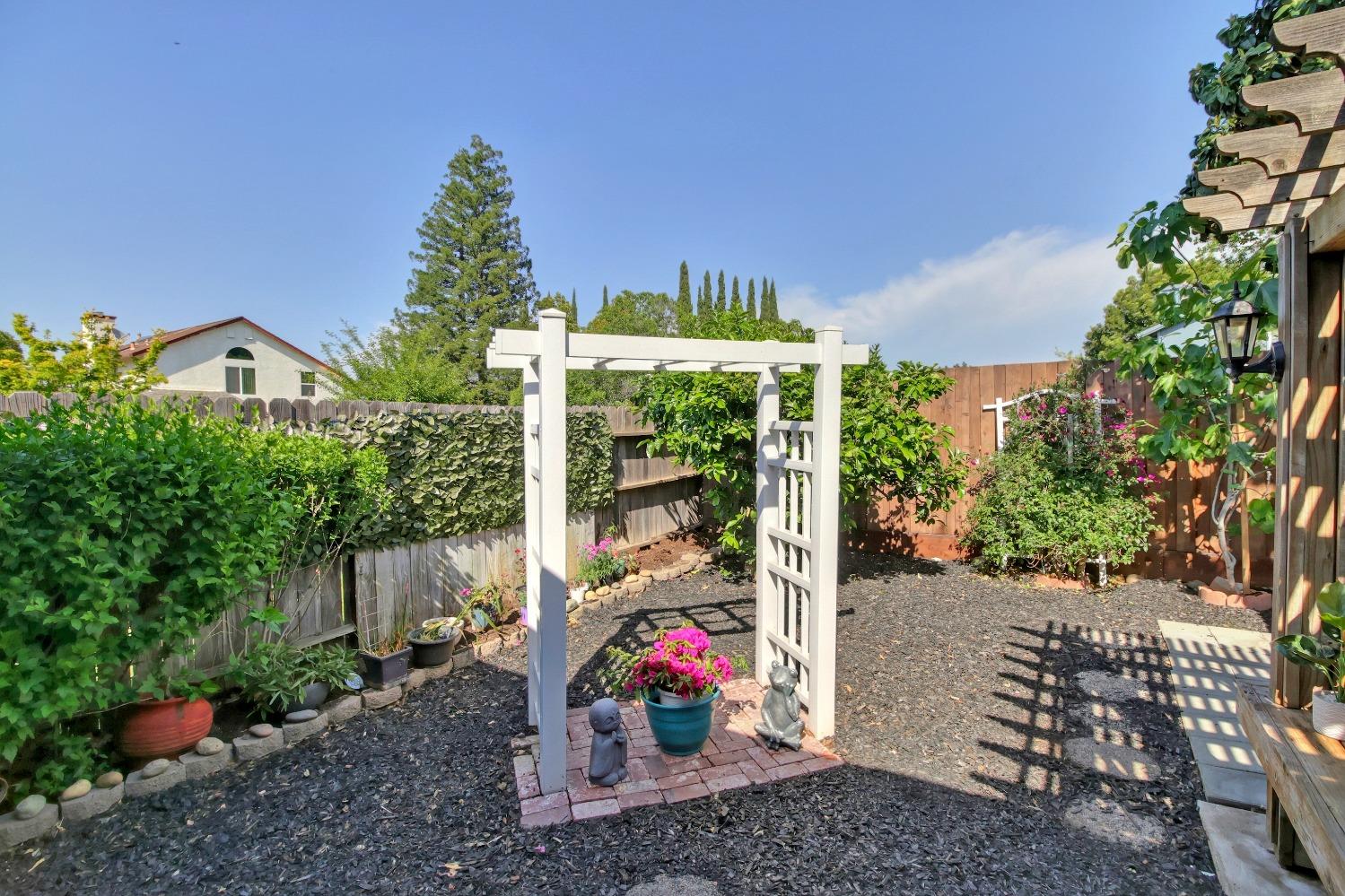 Glen Cove Way, Sacramento, California image 42