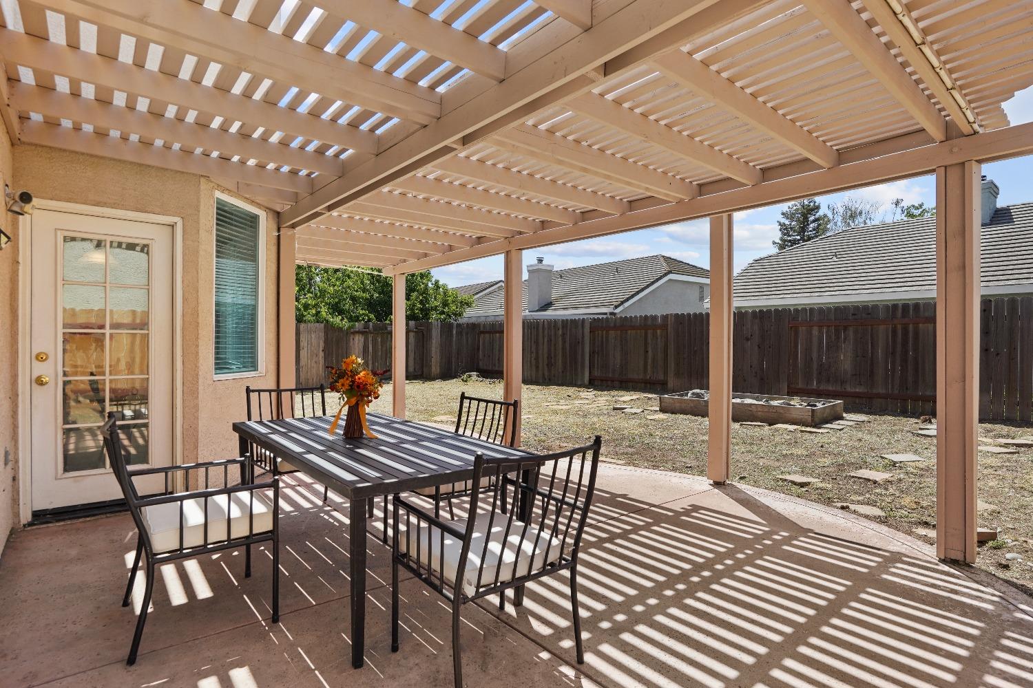 Detail Gallery Image 58 of 58 For 8666 Summer Sun Way, Elk Grove,  CA 95624 - 4 Beds | 2/1 Baths