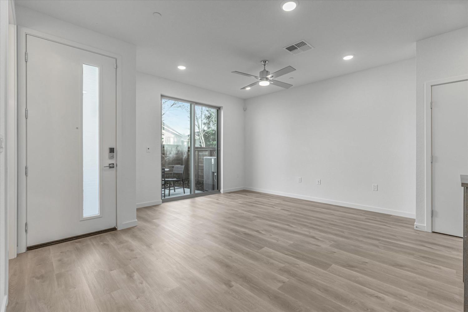 Bridgecross Drive, Sacramento, California image 7