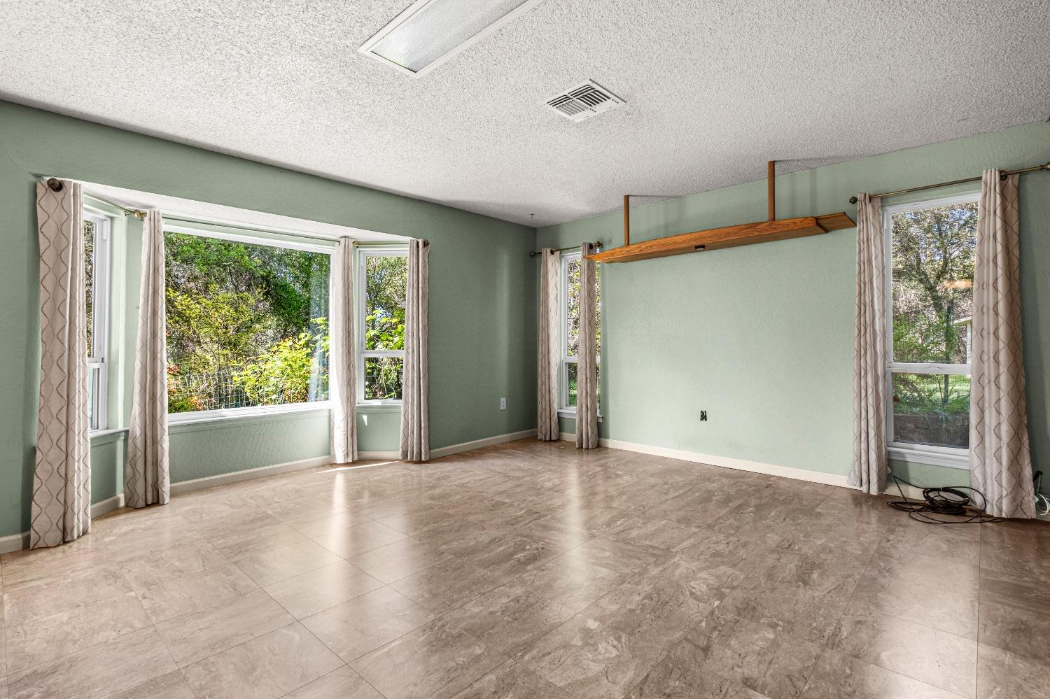 Detail Gallery Image 19 of 79 For 16080 Mount Whitney Dr, Fiddletown,  CA 95629 - 3 Beds | 2 Baths
