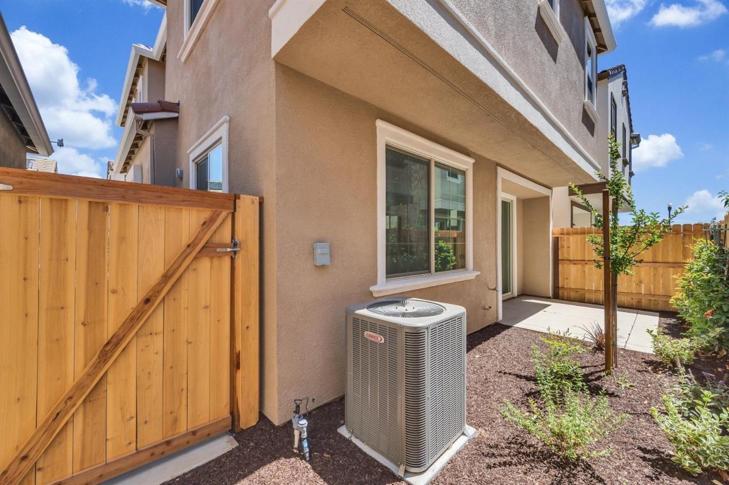 Detail Gallery Image 25 of 29 For 10592 Trill Way, Elk Grove,  CA 95757 - 3 Beds | 2/1 Baths