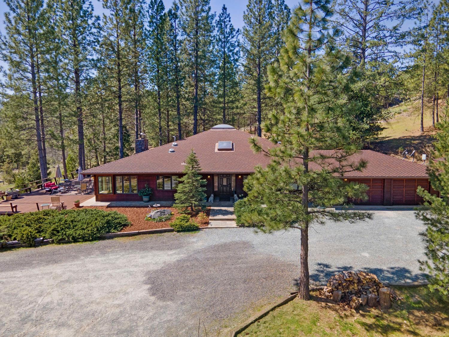 Detail Gallery Image 18 of 92 For 10415 Mcmahon Rd #10415,  Coulterville,  CA 95311 - 3 Beds | 4/1 Baths
