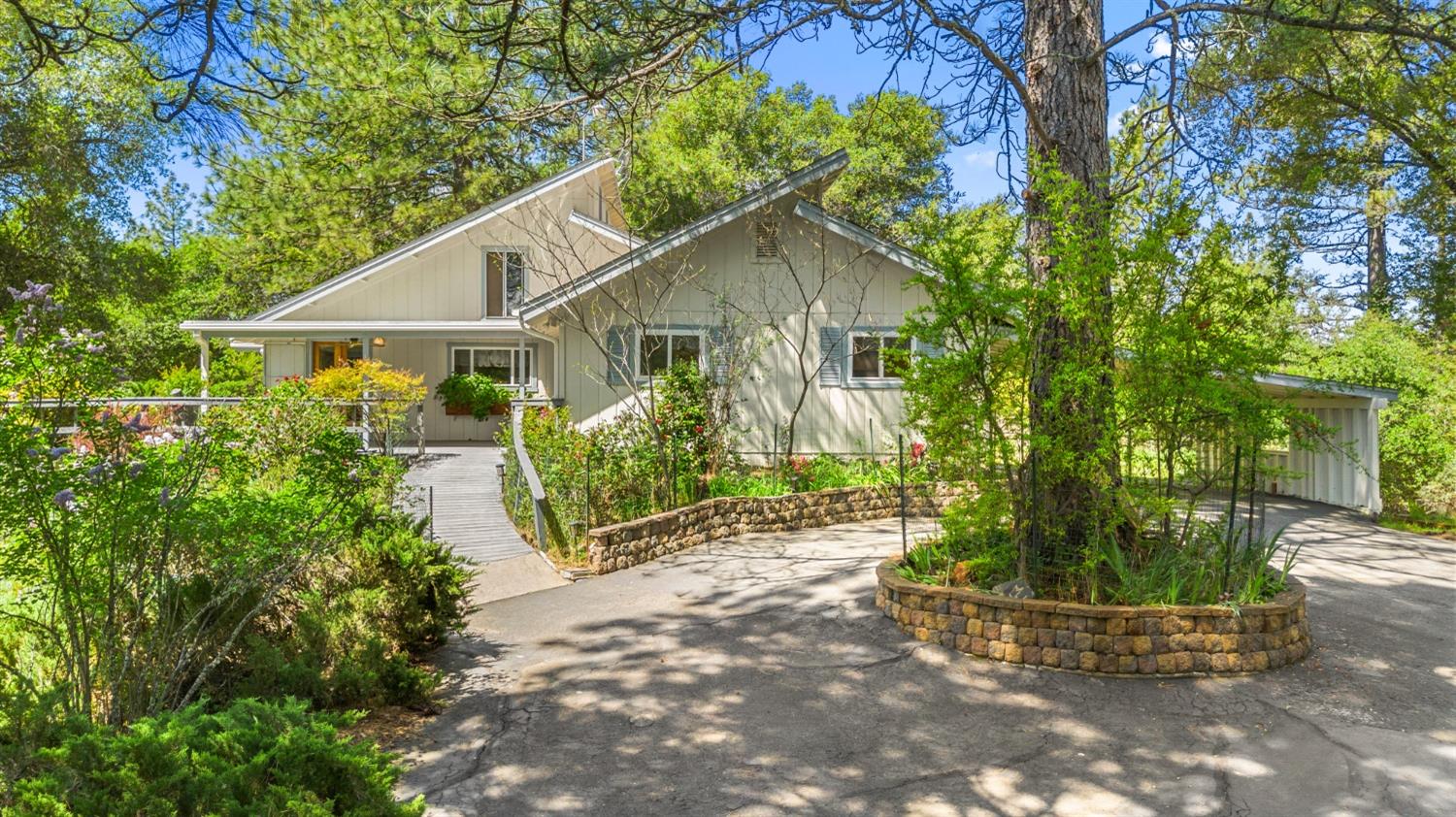 Detail Gallery Image 3 of 79 For 16080 Mount Whitney Dr, Fiddletown,  CA 95629 - 3 Beds | 2 Baths