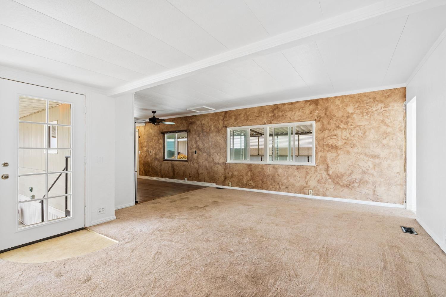 Villa Avenue #143, Clovis, California image 9