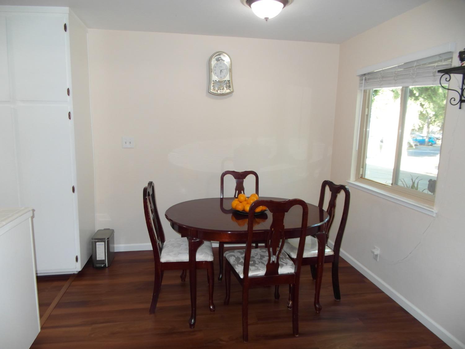 Photo #9: 225056119 Listing: Photo #9
