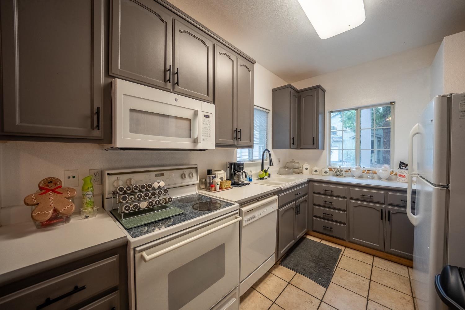 Detail Gallery Image 8 of 29 For 31 Splash Dam Loop, Arnold,  CA 95223 - 3 Beds | 2 Baths