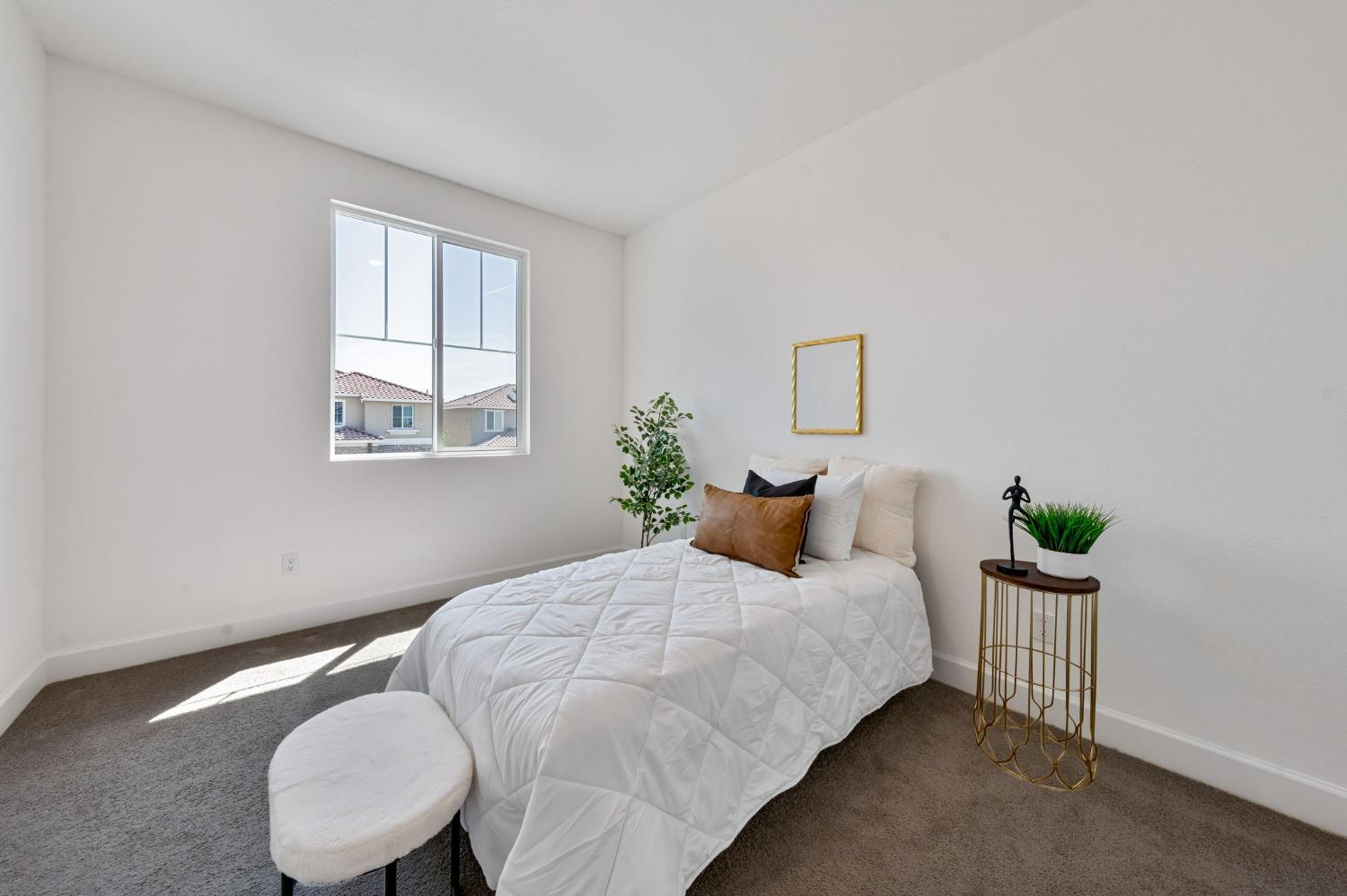 Detail Gallery Image 20 of 38 For 1719 Duchamp Way, Lodi,  CA 95242 - 5 Beds | 3/1 Baths