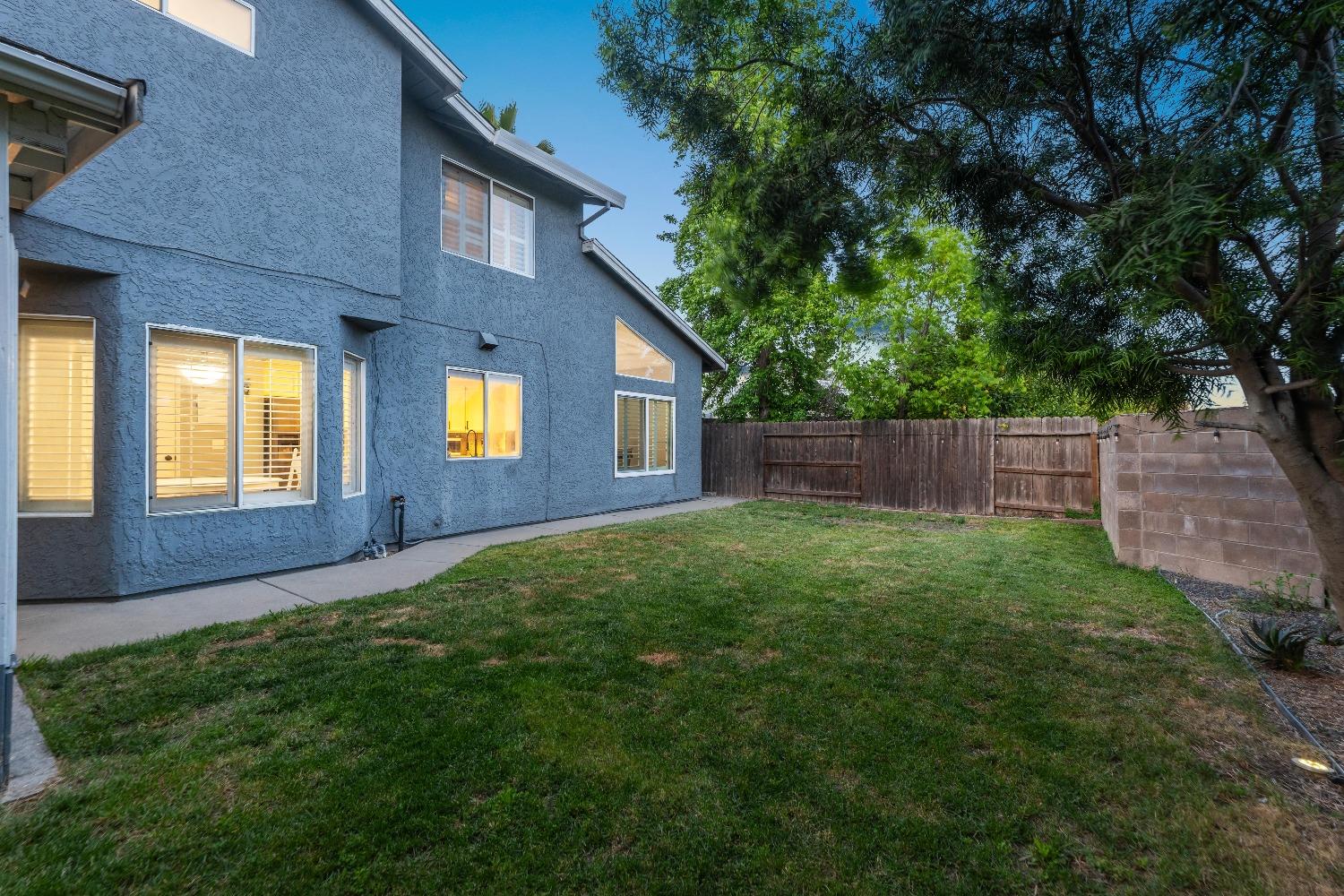 Oakborough Ave, Roseville, California image 32