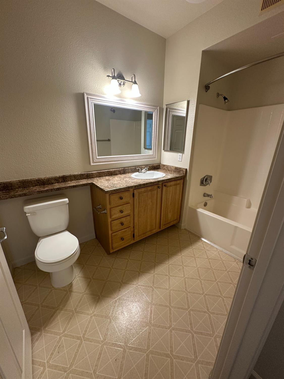 Photo #21: 225055476 Listing: Photo #21