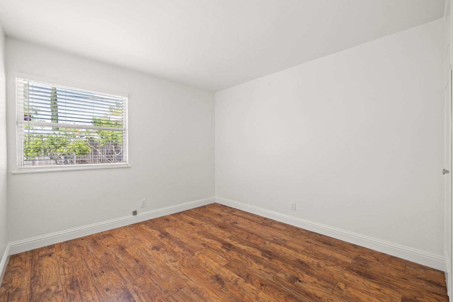 Windsor Drive, Sacramento, California image 17