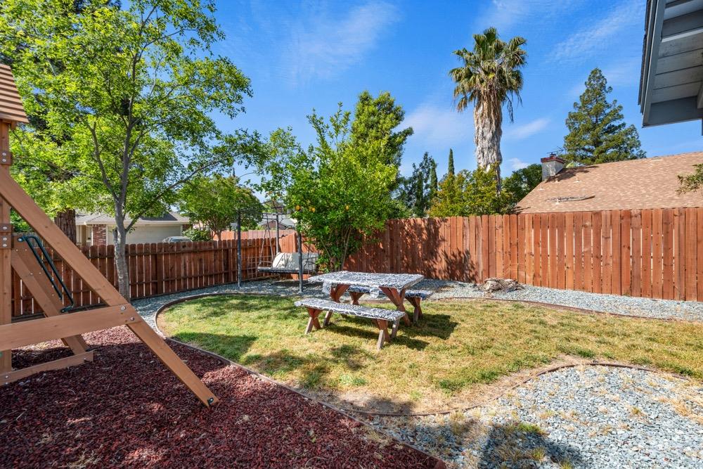 Ventnor Court, Sacramento, California image 38