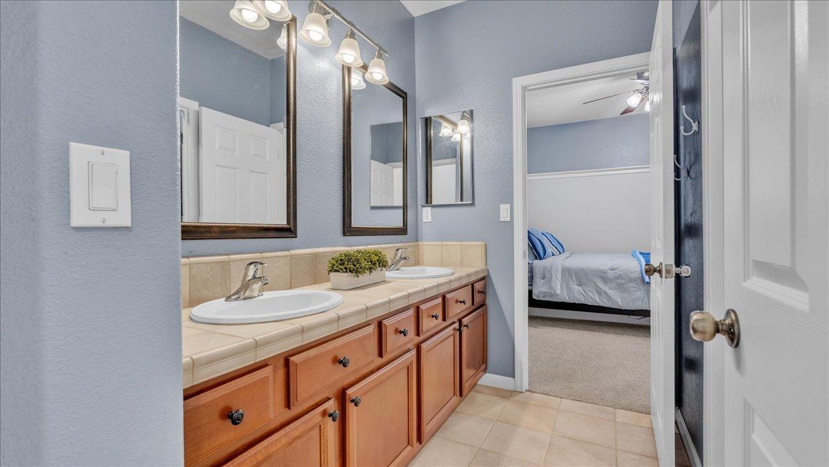 Mendes Court, Folsom, California image 36