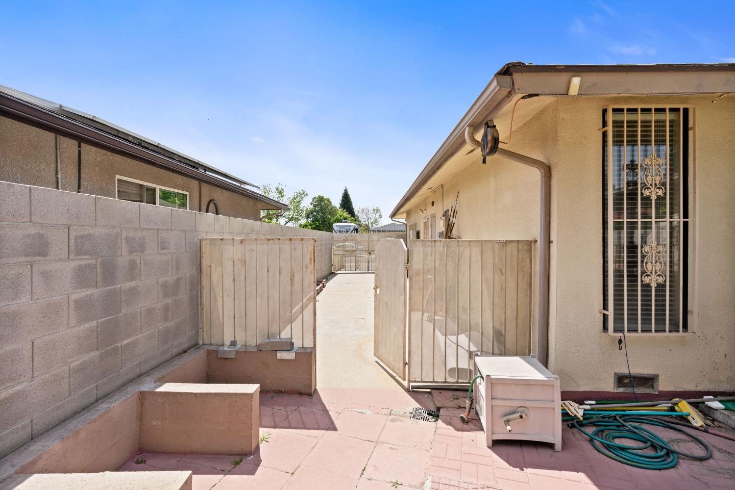 E Magill Avenue, Fresno, California image 36