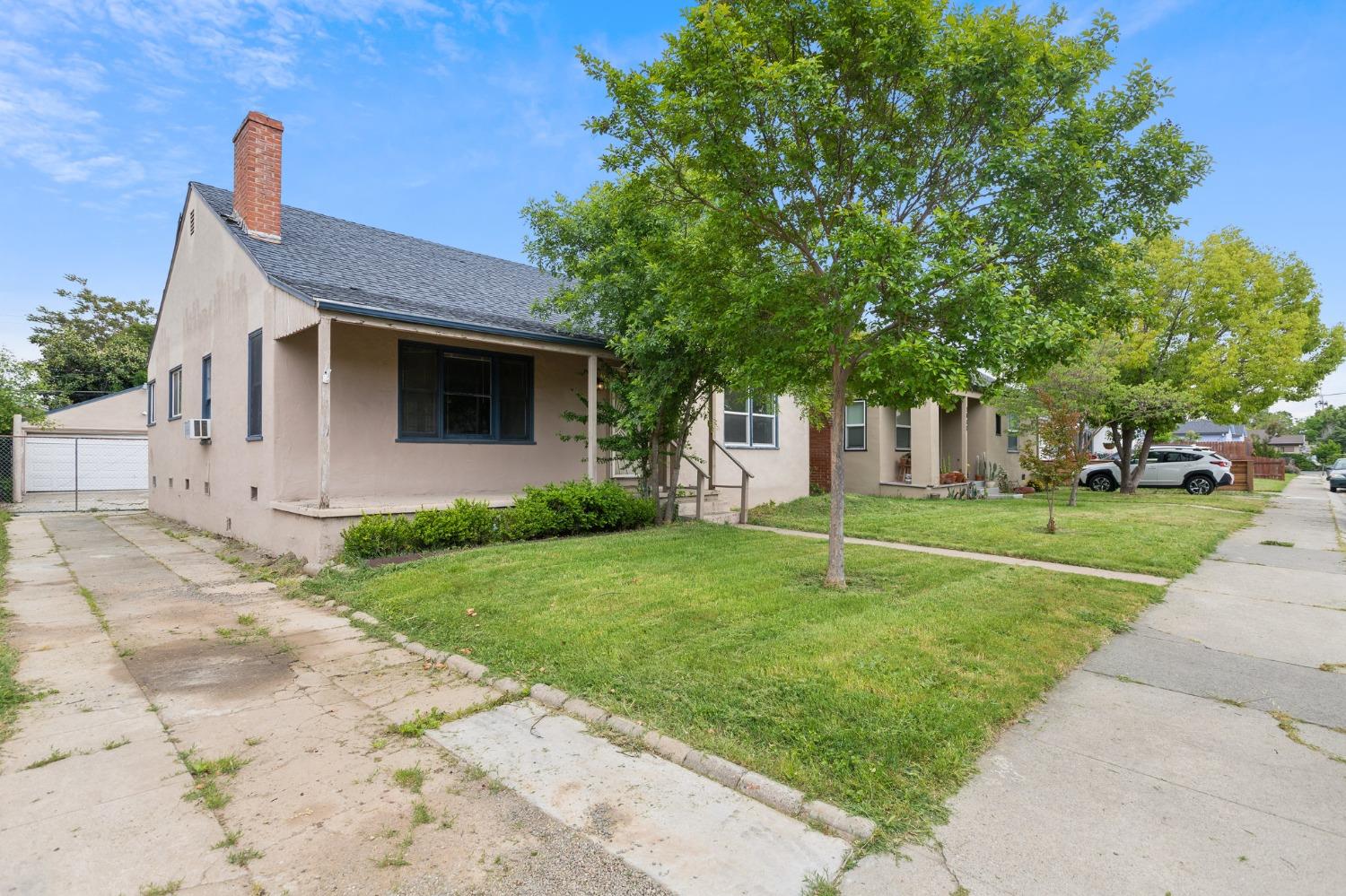 Detail Gallery Image 3 of 26 For 3809 San Carlos Way, Sacramento,  CA 95820 - 2 Beds | 1 Baths