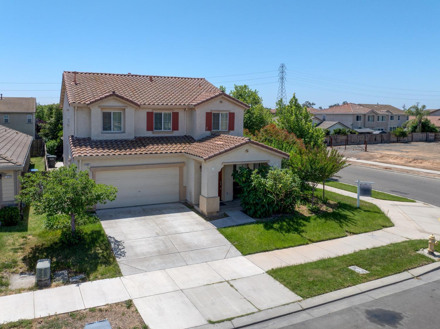 Detail Gallery Image 4 of 61 For 1492 Antioch Ct, Merced,  CA 95348 - 5 Beds | 2/1 Baths