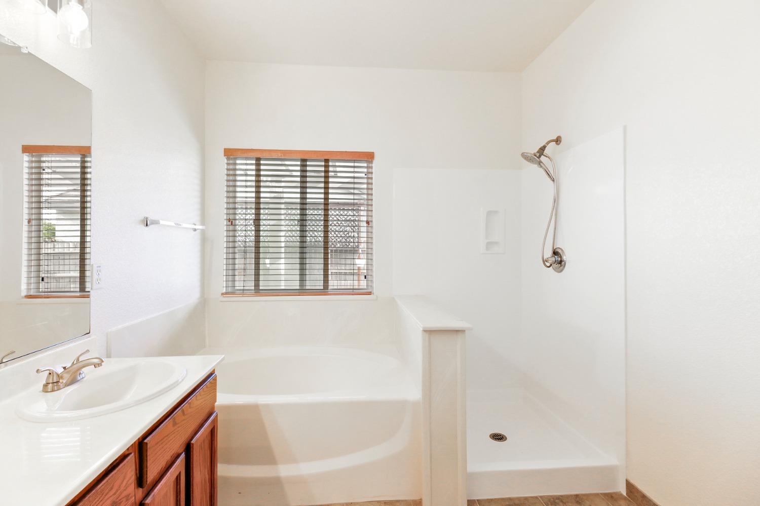 Detail Gallery Image 40 of 62 For 9329 Mainline Dr, Elk Grove,  CA 95624 - 4 Beds | 2 Baths