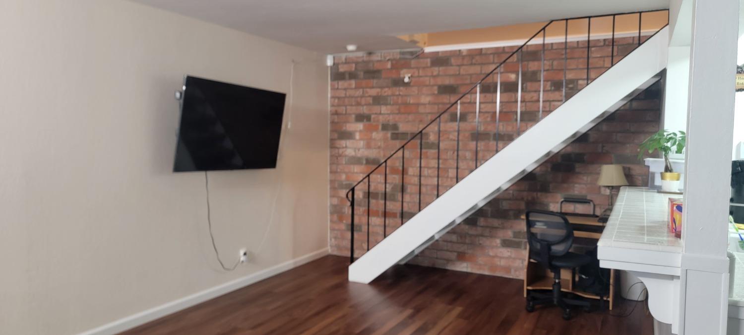 Photo #5: 225056119 Listing: Photo #5