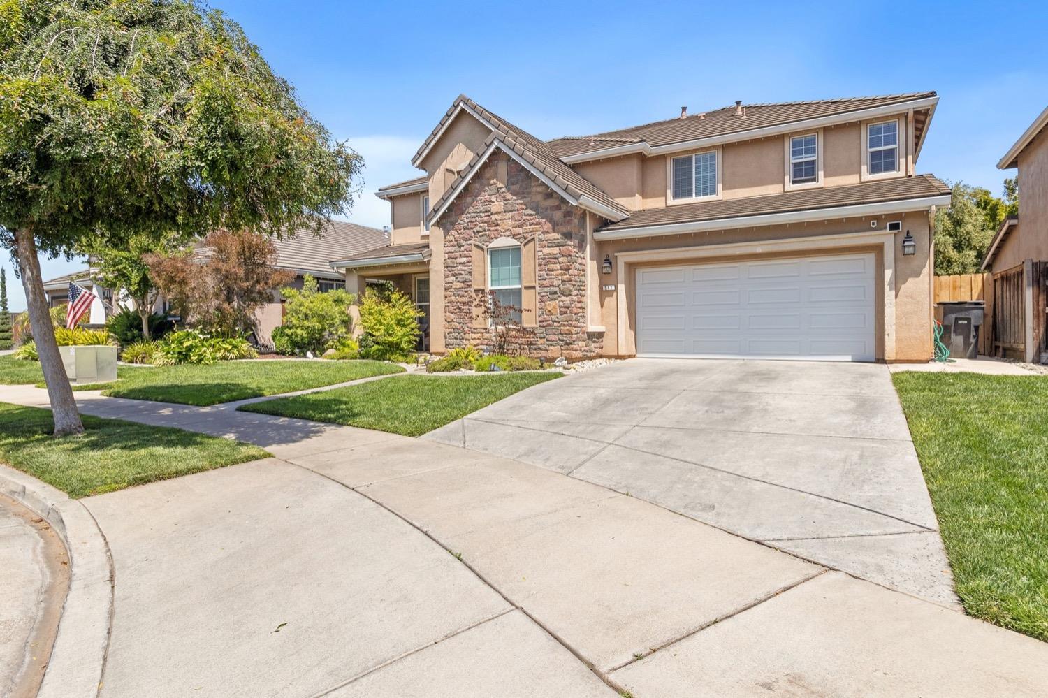 Detail Gallery Image 2 of 37 For 517 Lasso Ct, Oakdale,  CA 95361 - 5 Beds | 2/1 Baths